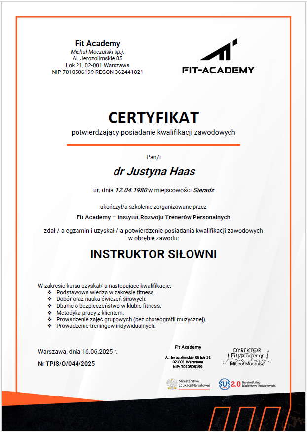 Stapel von Berichten auf dem Tisch