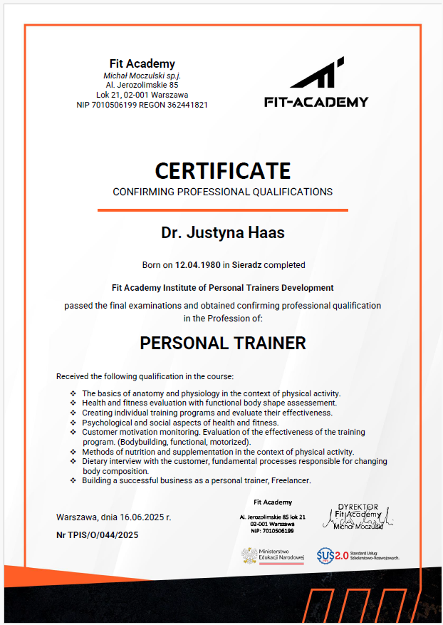 Stapel von Berichten auf dem Tisch