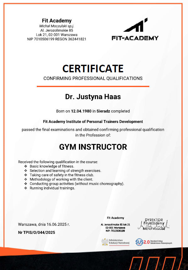 Stapel von Berichten auf dem Tisch